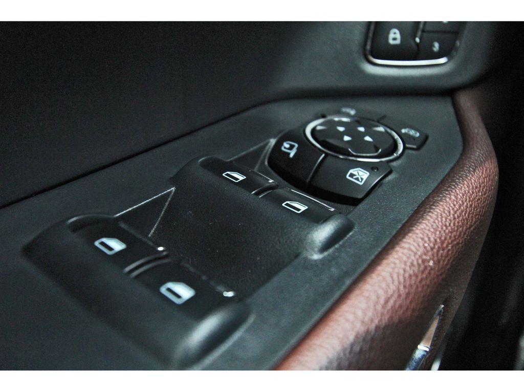 used 2024 Ford Expedition car, priced at $39,991