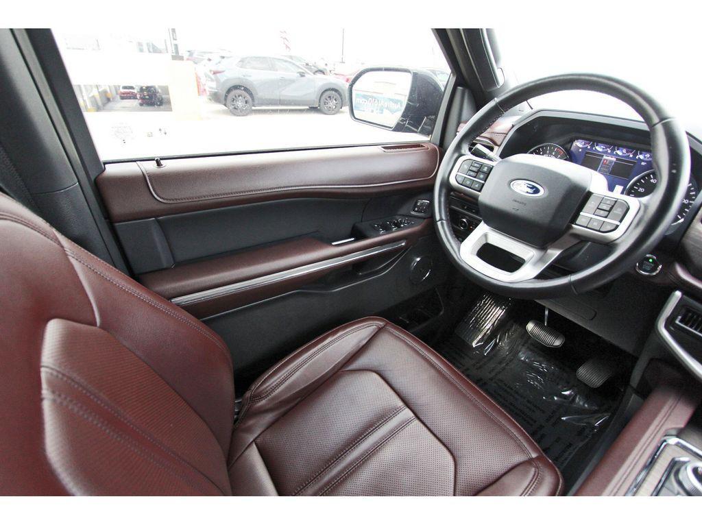 used 2024 Ford Expedition car, priced at $39,991