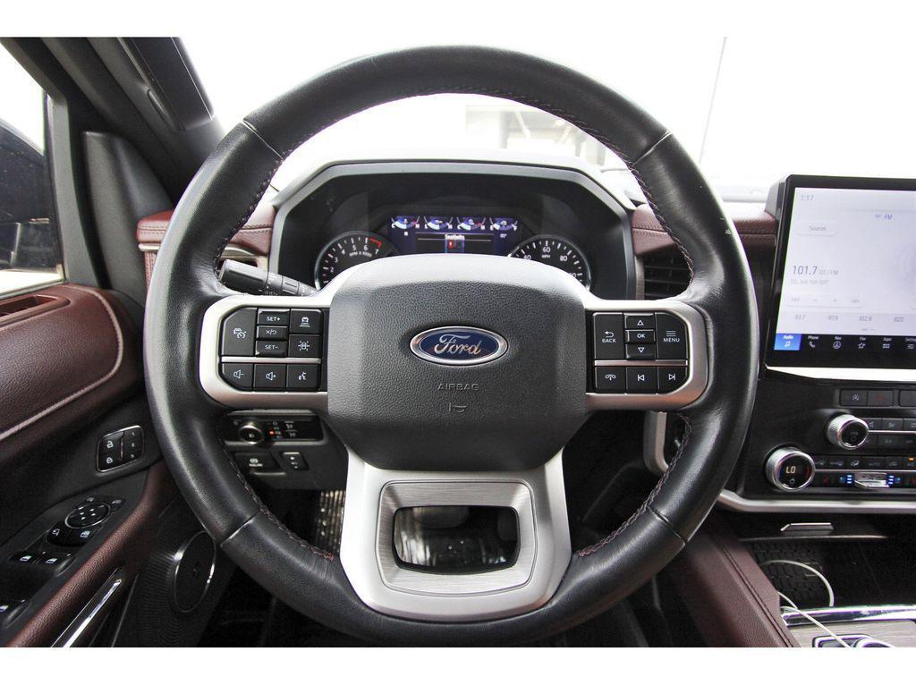 used 2024 Ford Expedition car, priced at $39,991