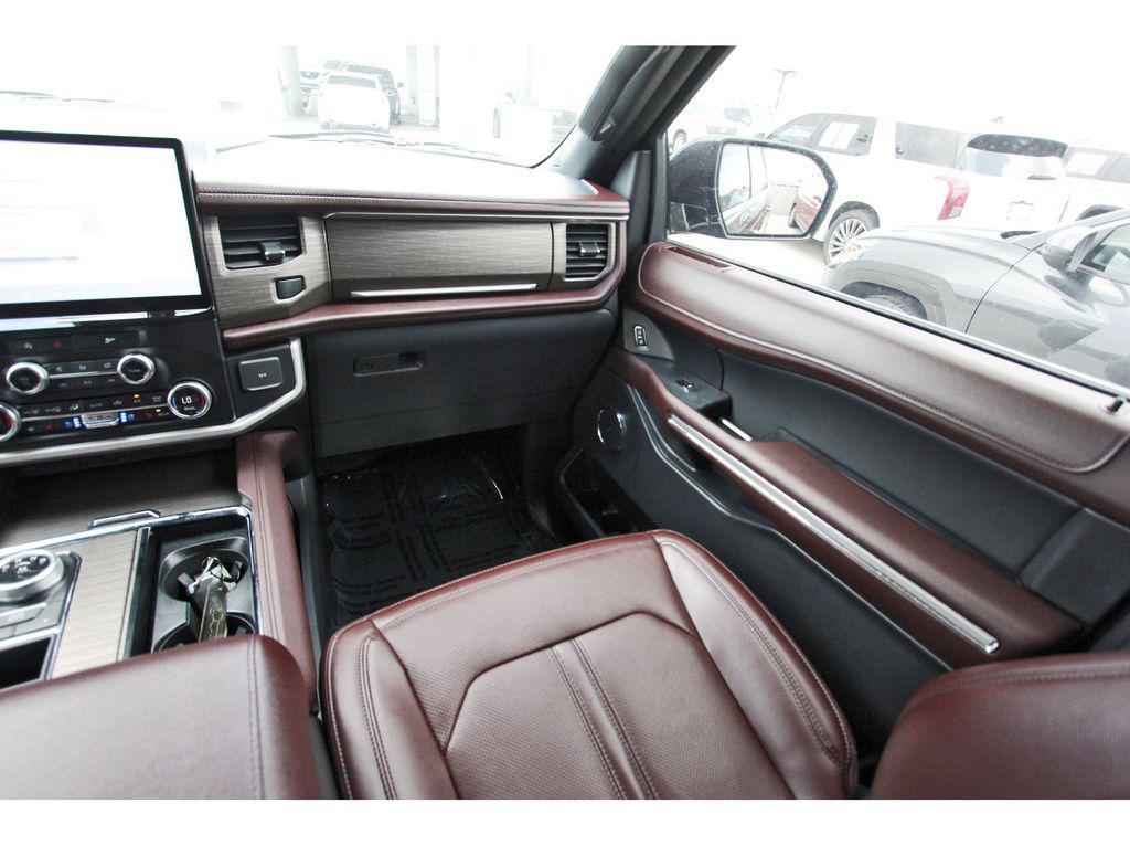 used 2024 Ford Expedition car, priced at $39,991