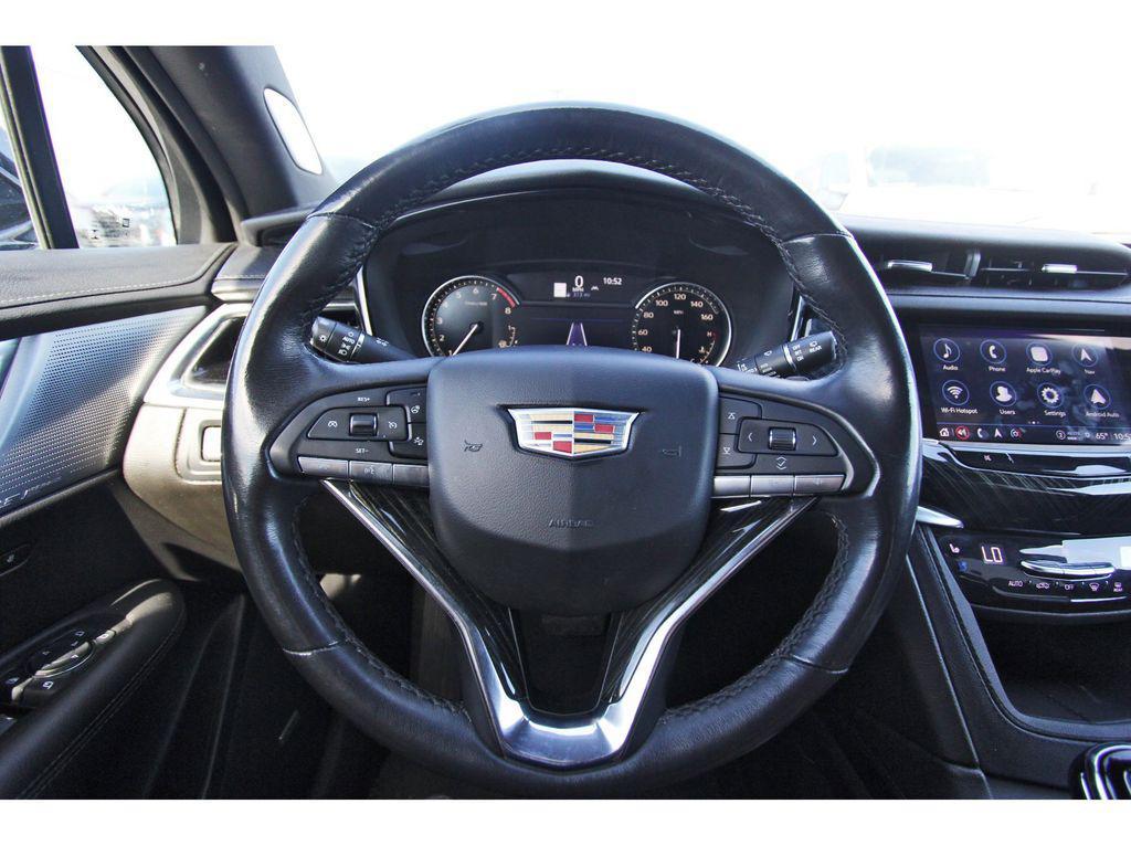 used 2023 Cadillac XT6 car, priced at $29,991