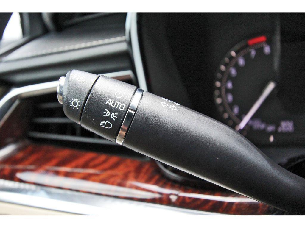 used 2018 Cadillac XT5 car, priced at $17,991