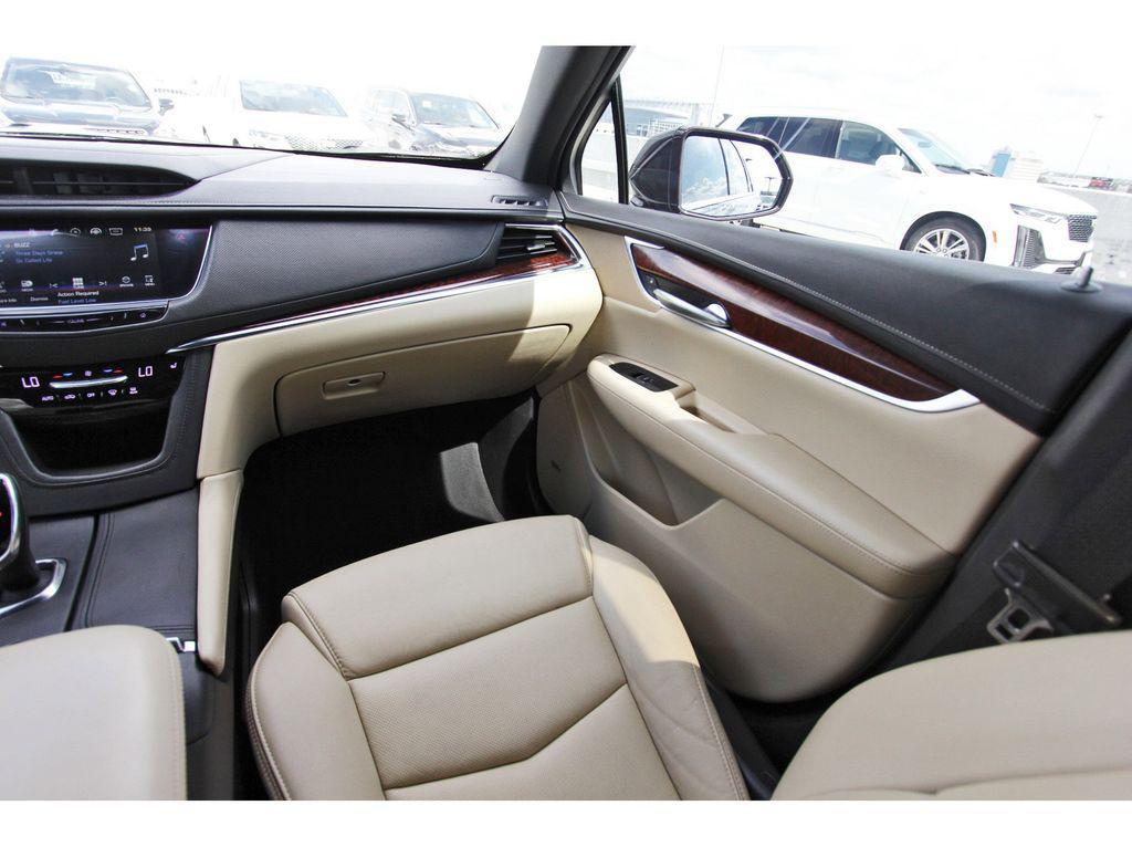 used 2018 Cadillac XT5 car, priced at $17,991