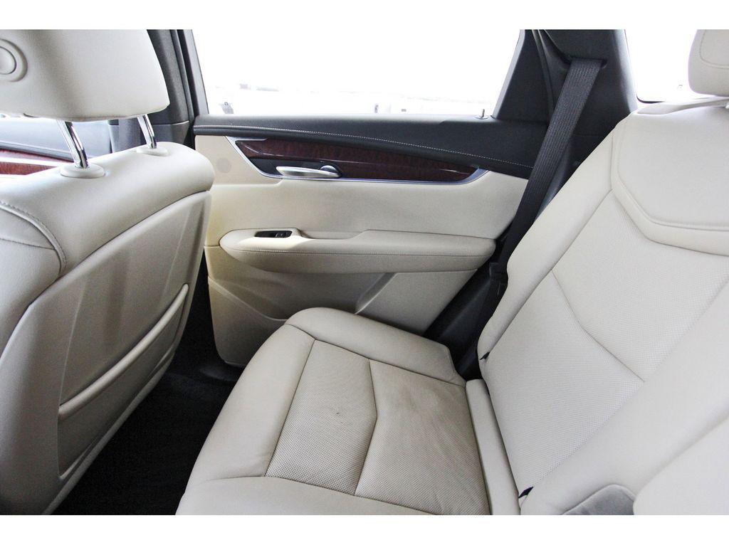 used 2018 Cadillac XT5 car, priced at $17,991