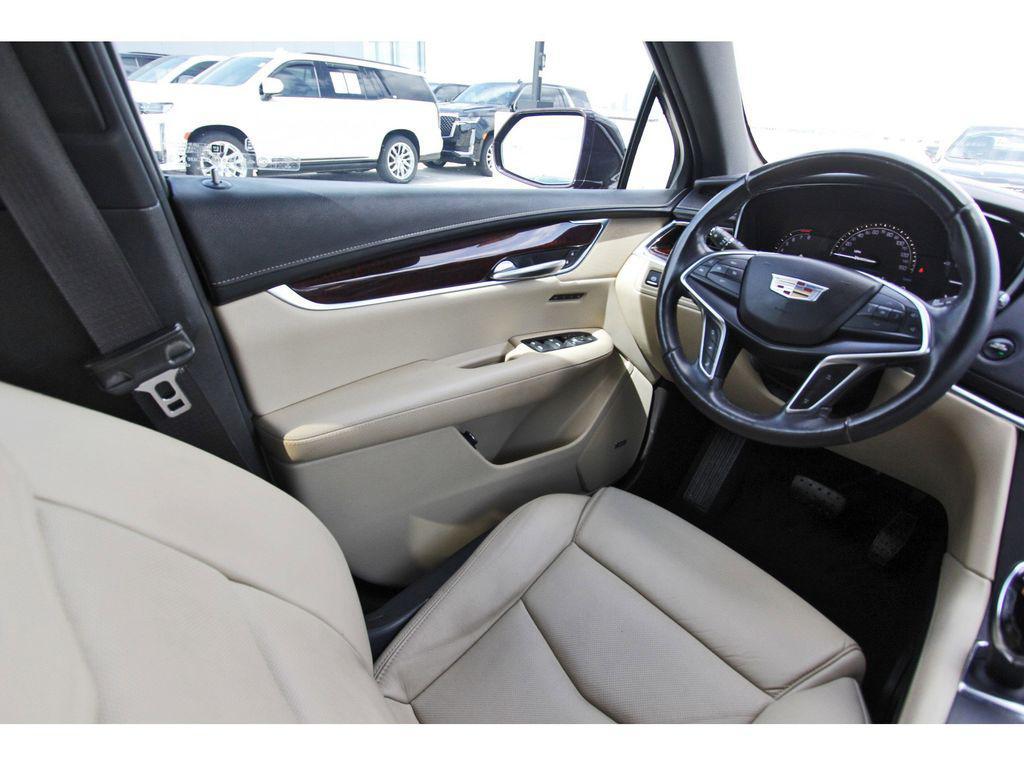 used 2018 Cadillac XT5 car, priced at $17,991