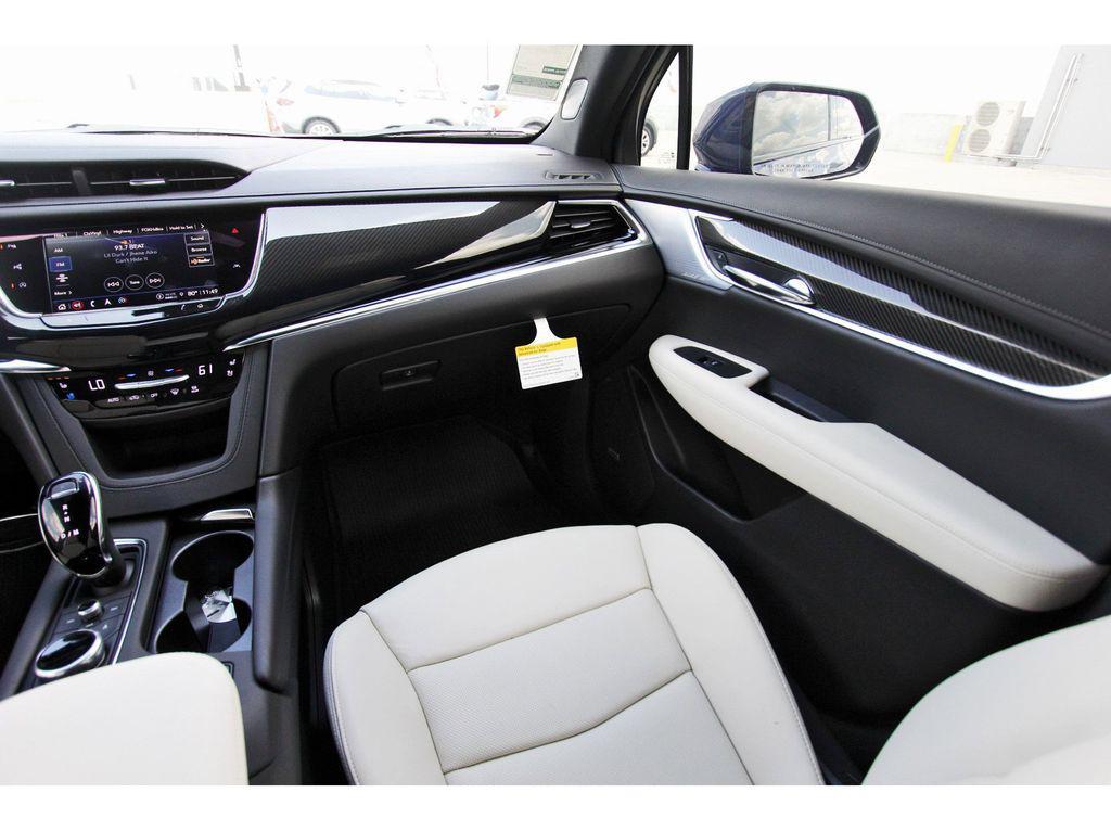 new 2025 Cadillac XT6 car, priced at $66,465