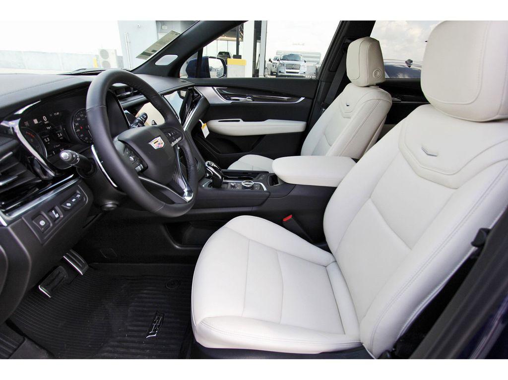new 2025 Cadillac XT6 car, priced at $66,465