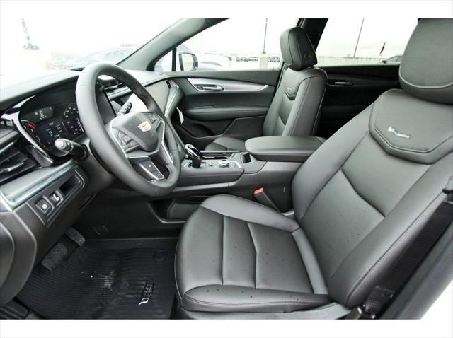 new 2025 Cadillac XT5 car, priced at $45,515