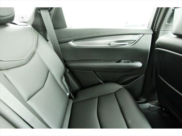new 2025 Cadillac XT5 car, priced at $45,515