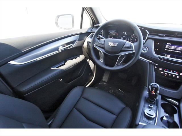new 2025 Cadillac XT5 car, priced at $38,415