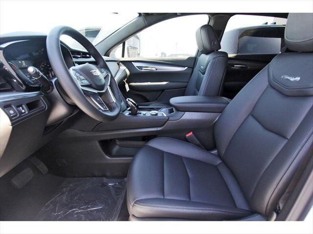 new 2025 Cadillac XT5 car, priced at $38,415