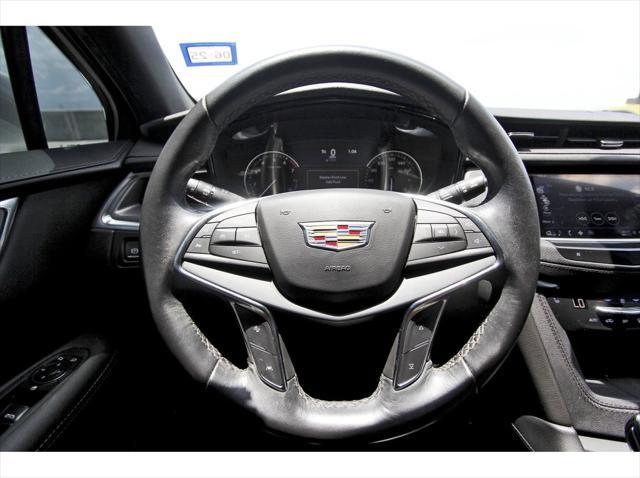 used 2023 Cadillac XT5 car, priced at $25,991