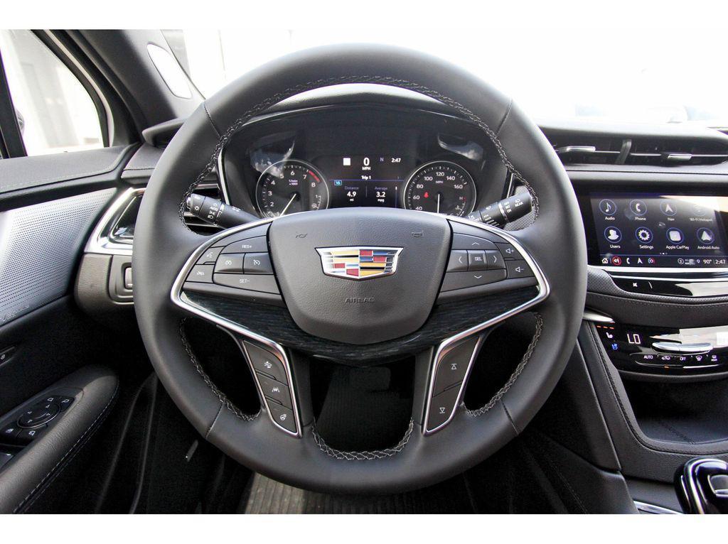 new 2025 Cadillac XT5 car, priced at $55,690