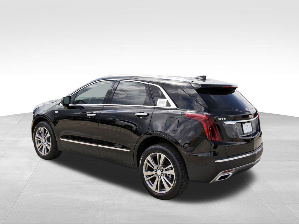 new 2025 Cadillac XT5 car, priced at $55,690