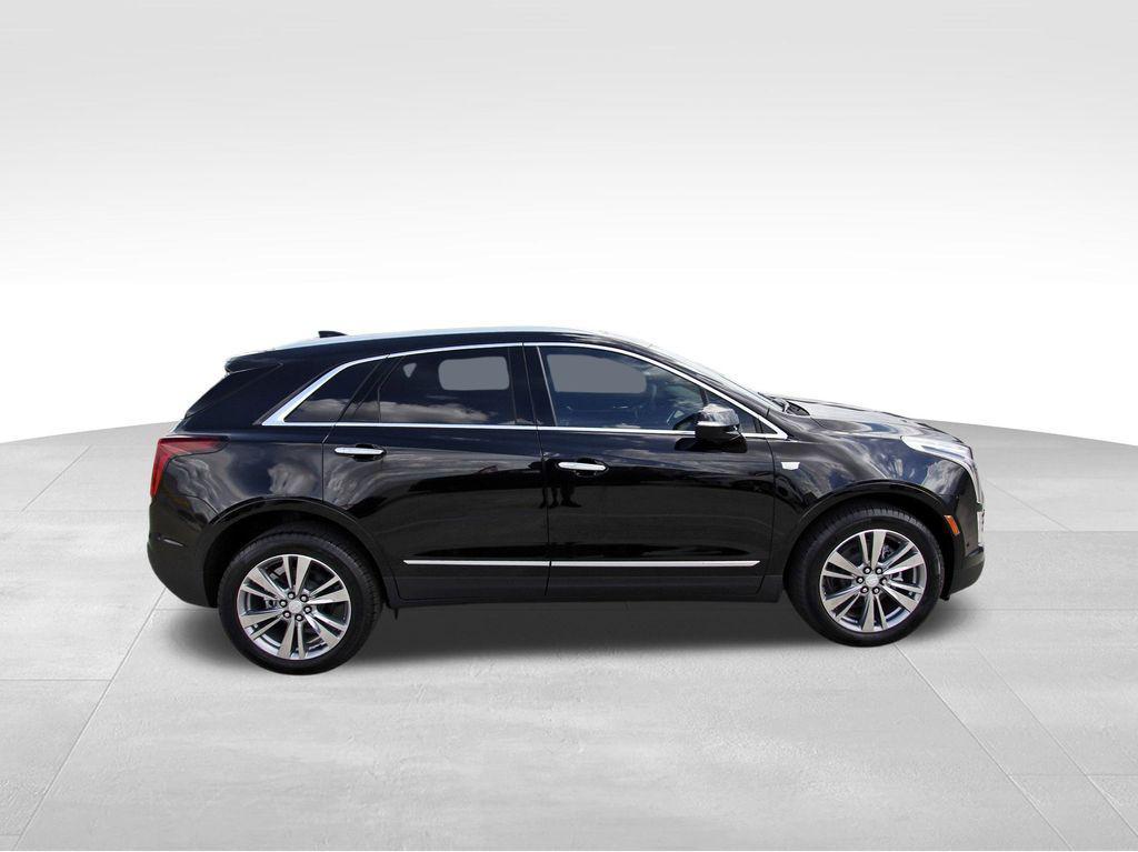 new 2025 Cadillac XT5 car, priced at $55,690