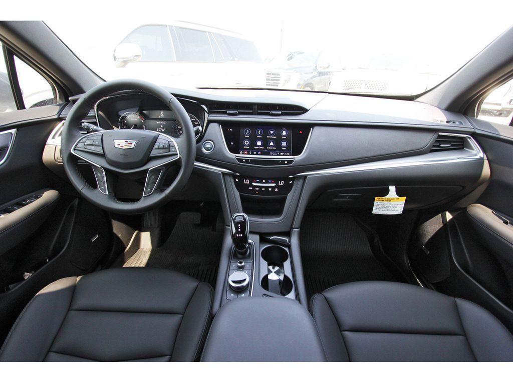 new 2025 Cadillac XT5 car, priced at $44,290