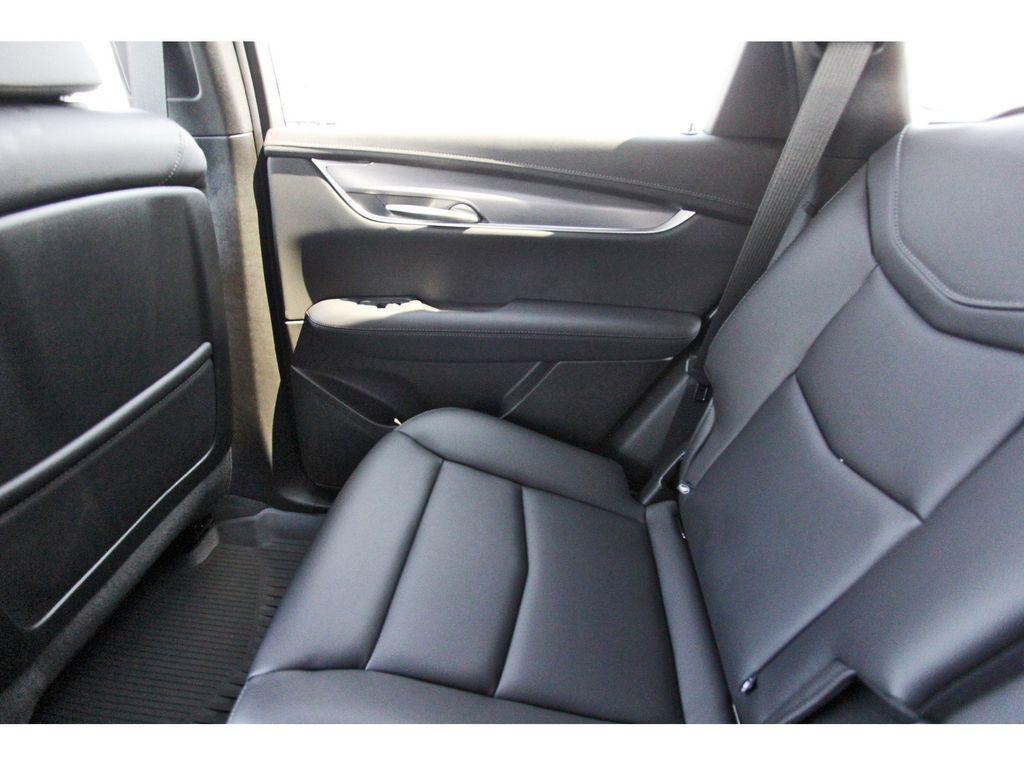 new 2025 Cadillac XT5 car, priced at $44,290