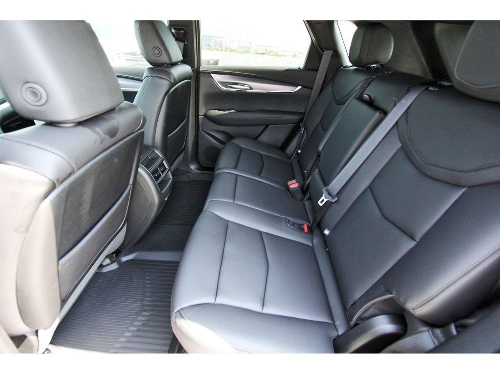 new 2025 Cadillac XT5 car, priced at $44,290