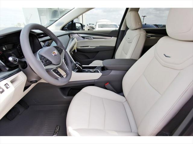 new 2025 Cadillac XT5 car, priced at $51,215