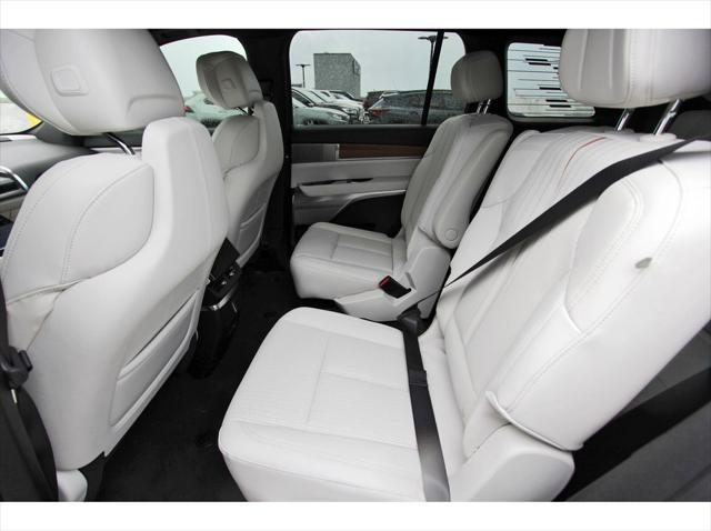new 2026 Cadillac VISTIQ car, priced at $82,215