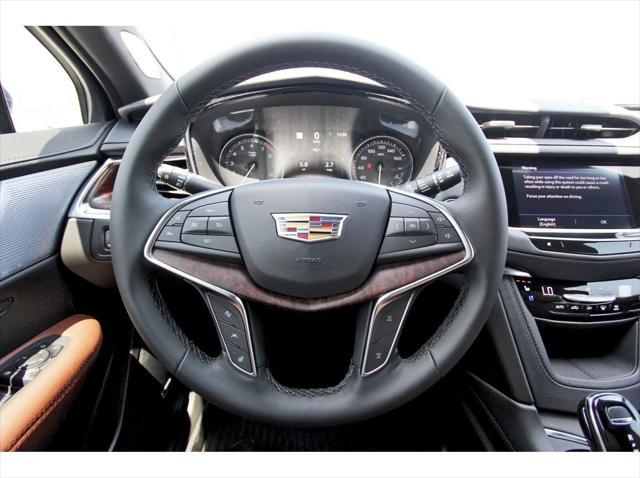 new 2025 Cadillac XT5 car, priced at $58,435