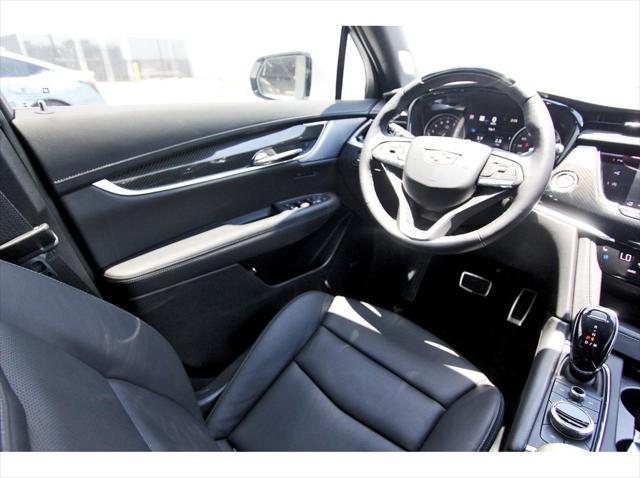 new 2025 Cadillac XT6 car, priced at $70,415