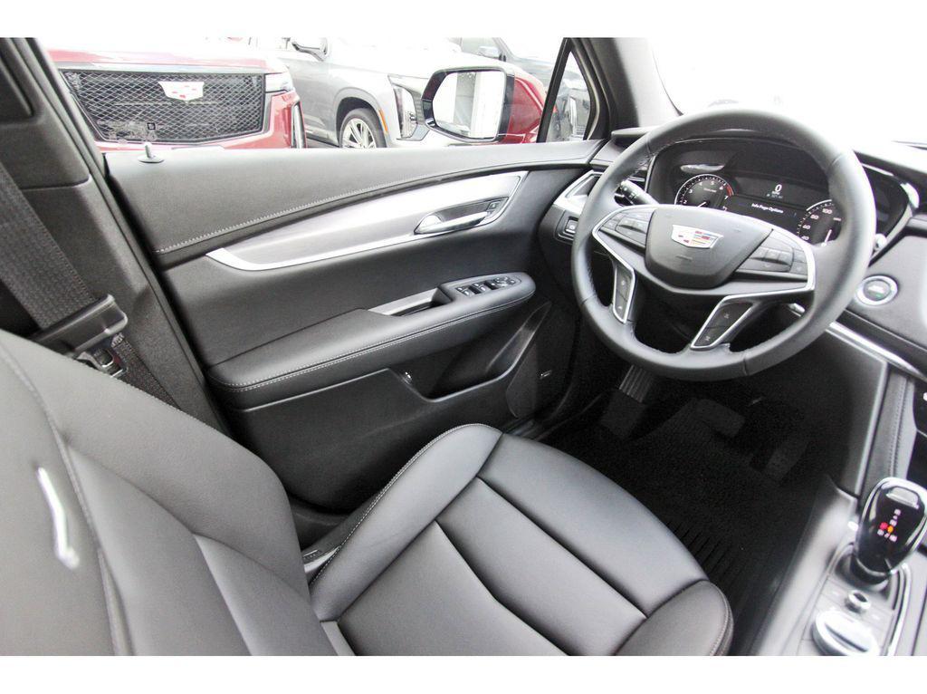 new 2025 Cadillac XT5 car, priced at $36,239