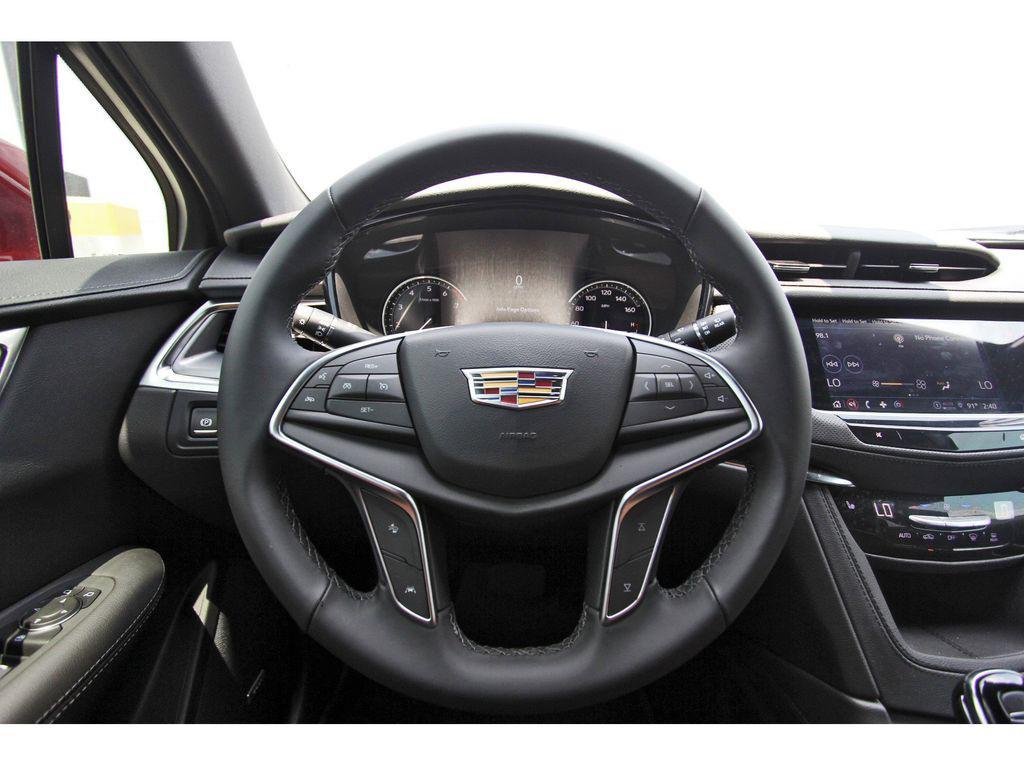 new 2025 Cadillac XT5 car, priced at $36,239