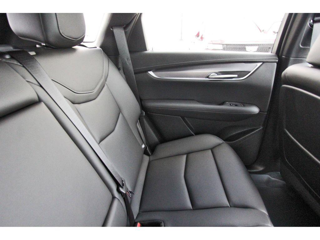 new 2025 Cadillac XT5 car, priced at $36,239