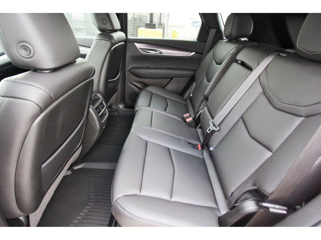 new 2025 Cadillac XT5 car, priced at $36,239