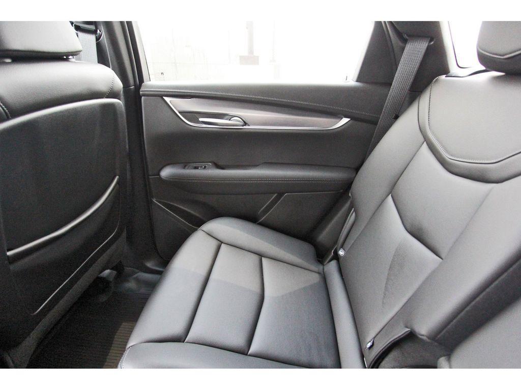 new 2025 Cadillac XT5 car, priced at $36,239