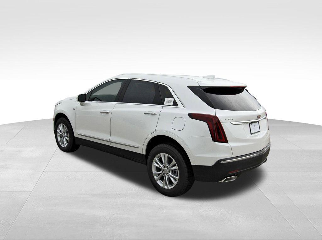 new 2025 Cadillac XT5 car, priced at $47,015