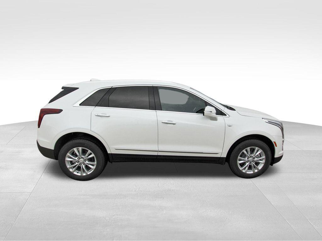 new 2025 Cadillac XT5 car, priced at $47,015