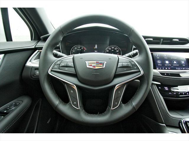 new 2025 Cadillac XT5 car, priced at $45,515