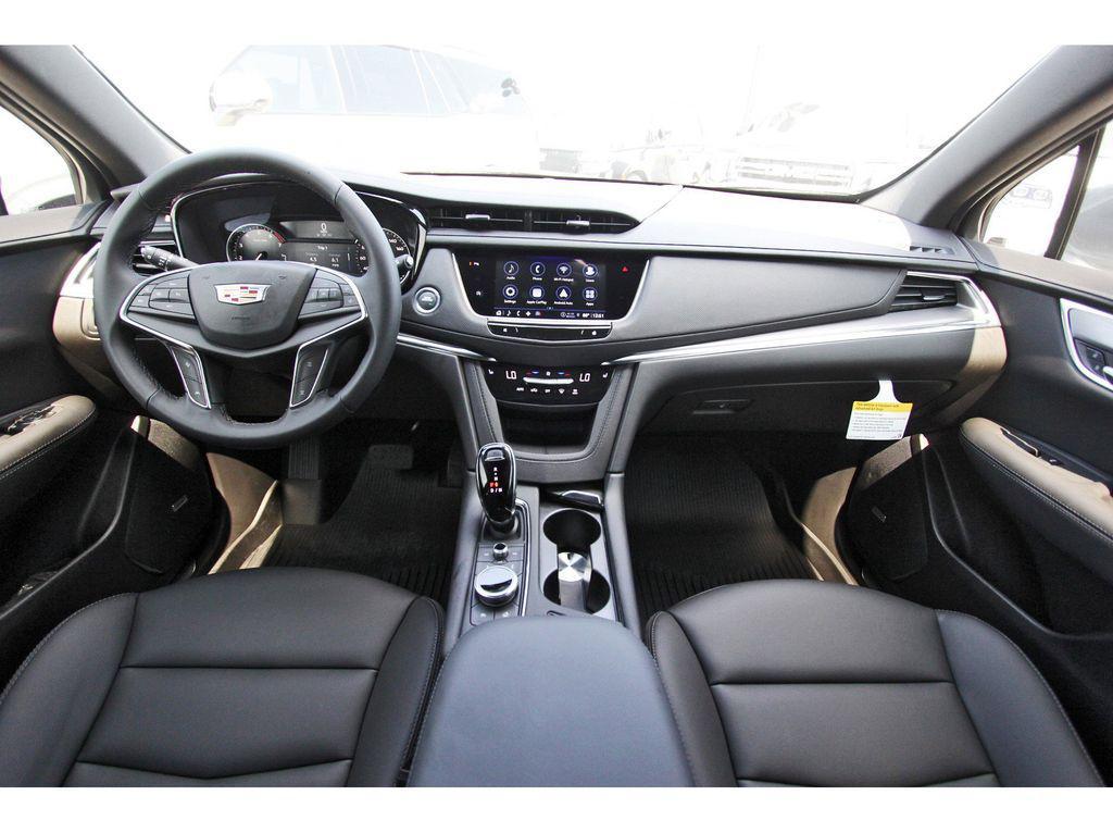 new 2025 Cadillac XT5 car, priced at $34,290