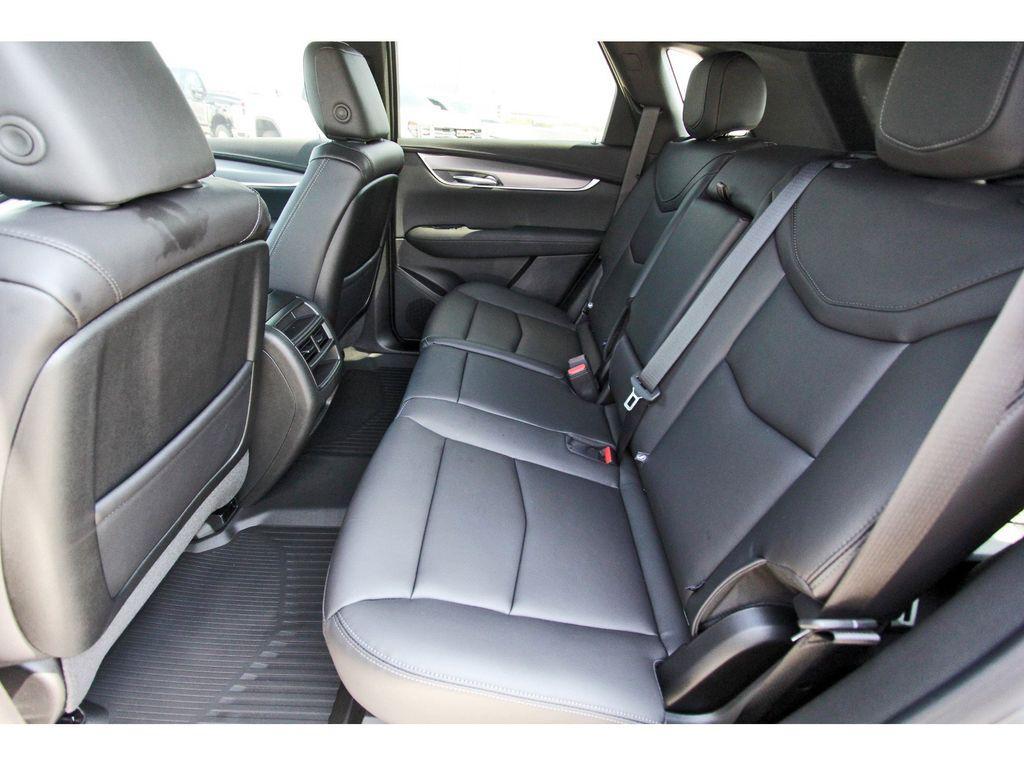 new 2025 Cadillac XT5 car, priced at $34,290