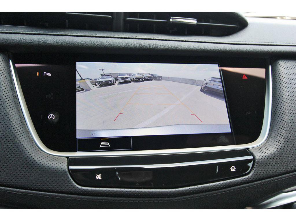 new 2025 Cadillac XT5 car, priced at $34,290