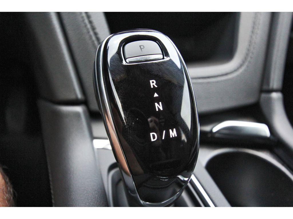 new 2025 Cadillac XT5 car, priced at $34,290