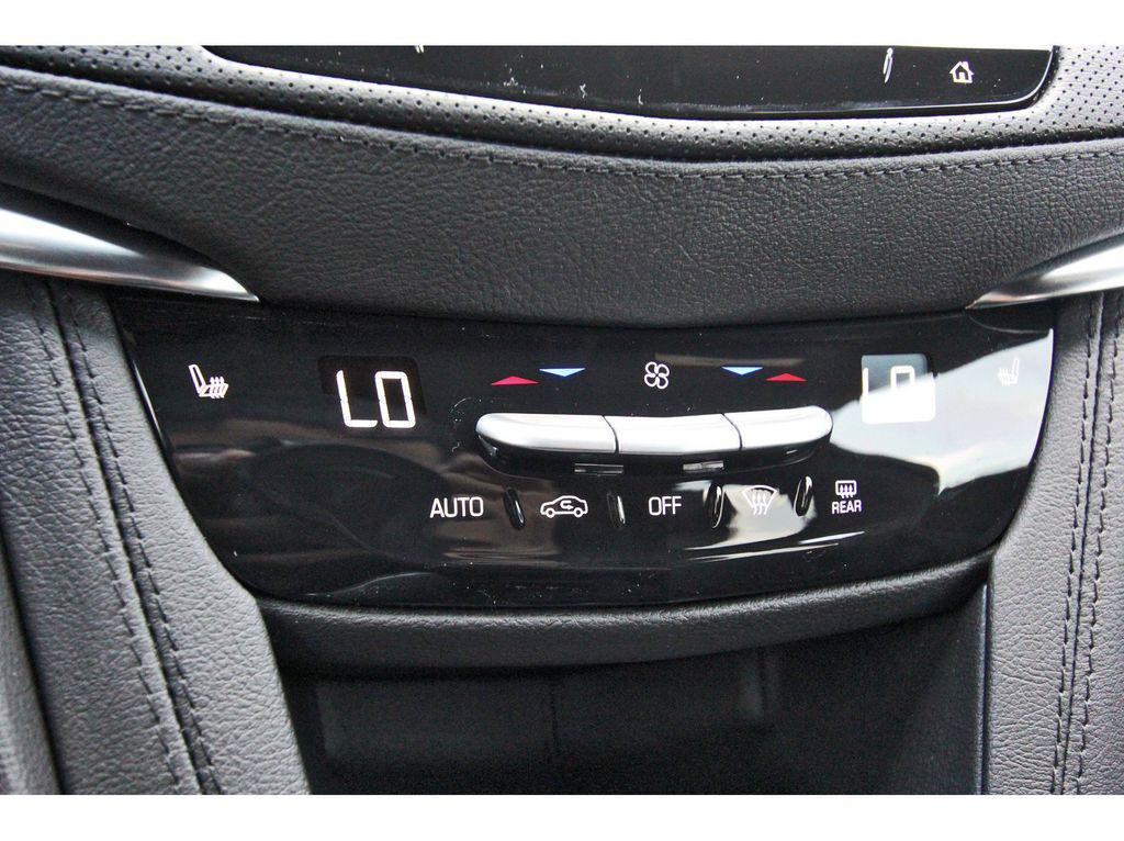 new 2025 Cadillac XT5 car, priced at $34,290