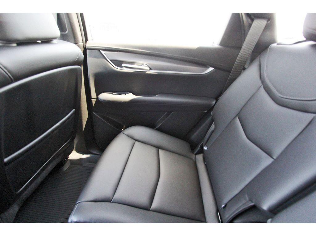 new 2025 Cadillac XT5 car, priced at $34,290