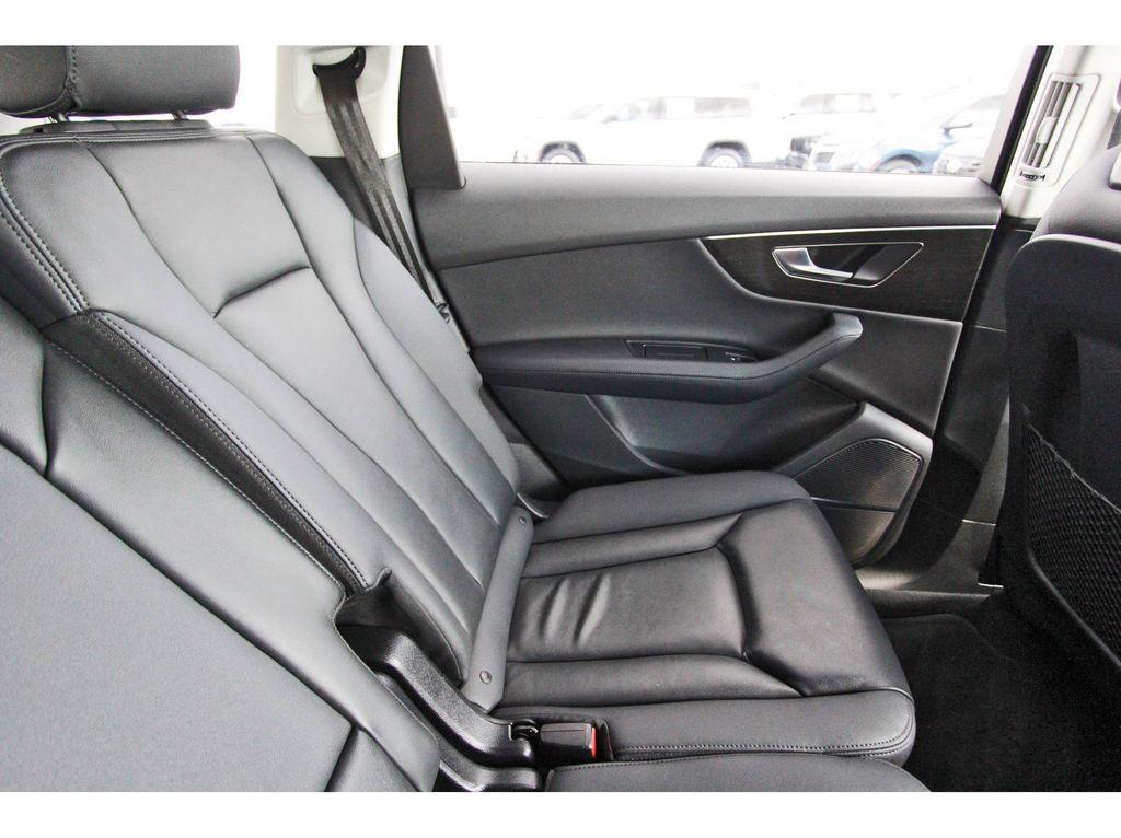 used 2024 Audi Q7 car, priced at $33,991