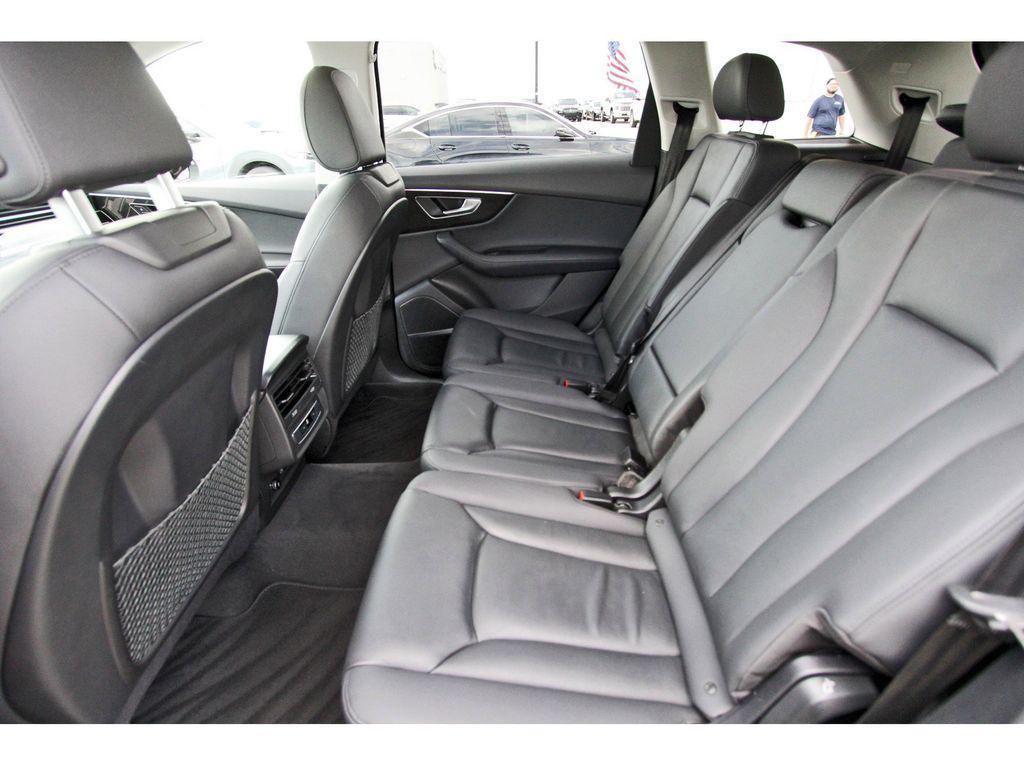 used 2024 Audi Q7 car, priced at $33,991