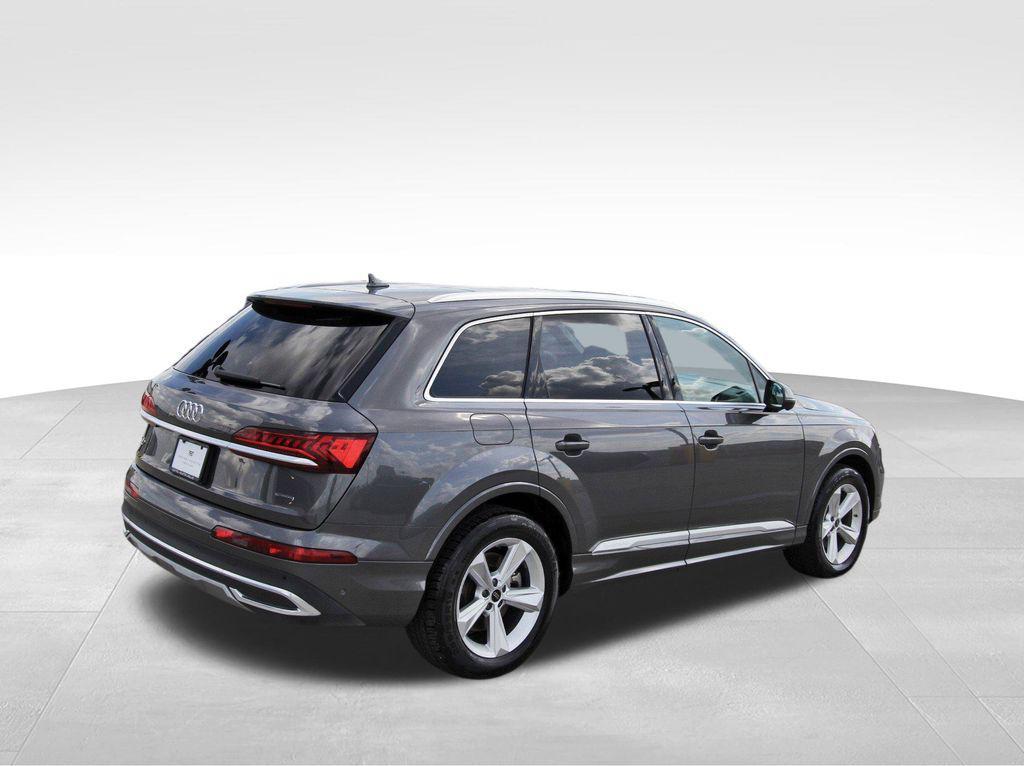 used 2024 Audi Q7 car, priced at $33,991