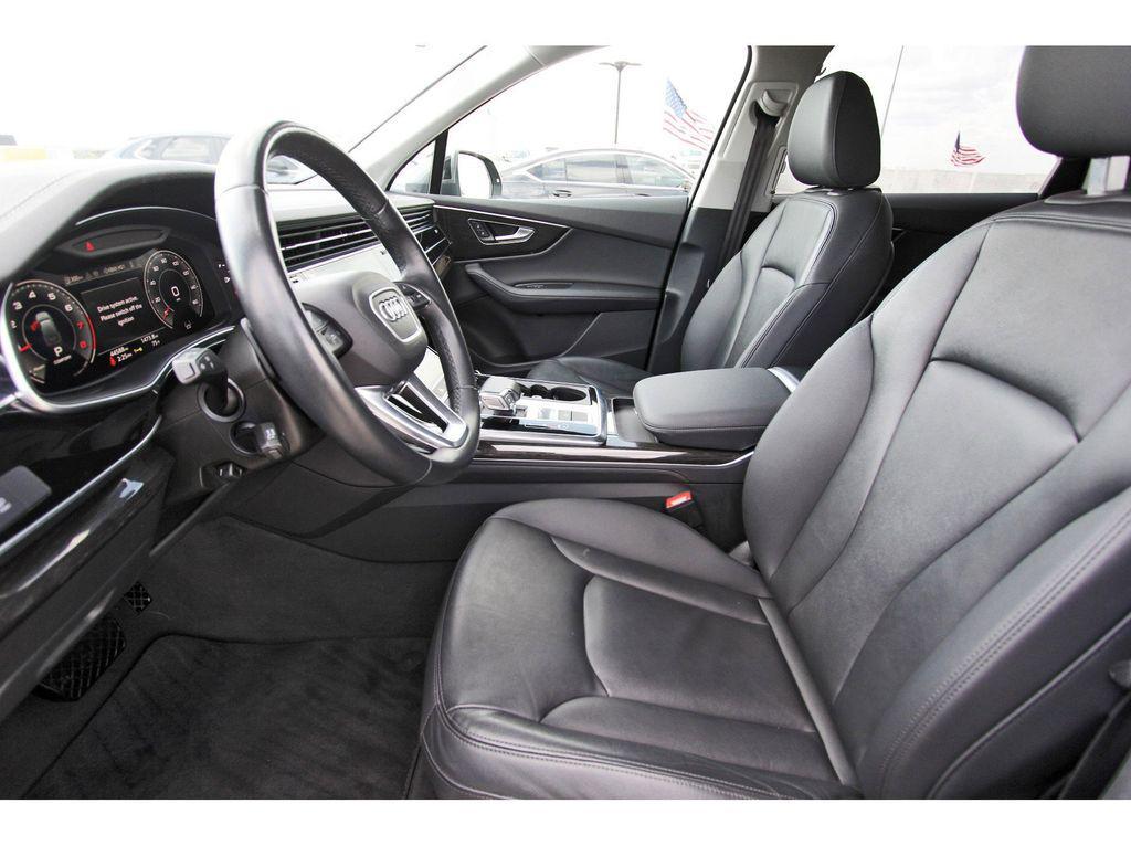 used 2024 Audi Q7 car, priced at $33,991