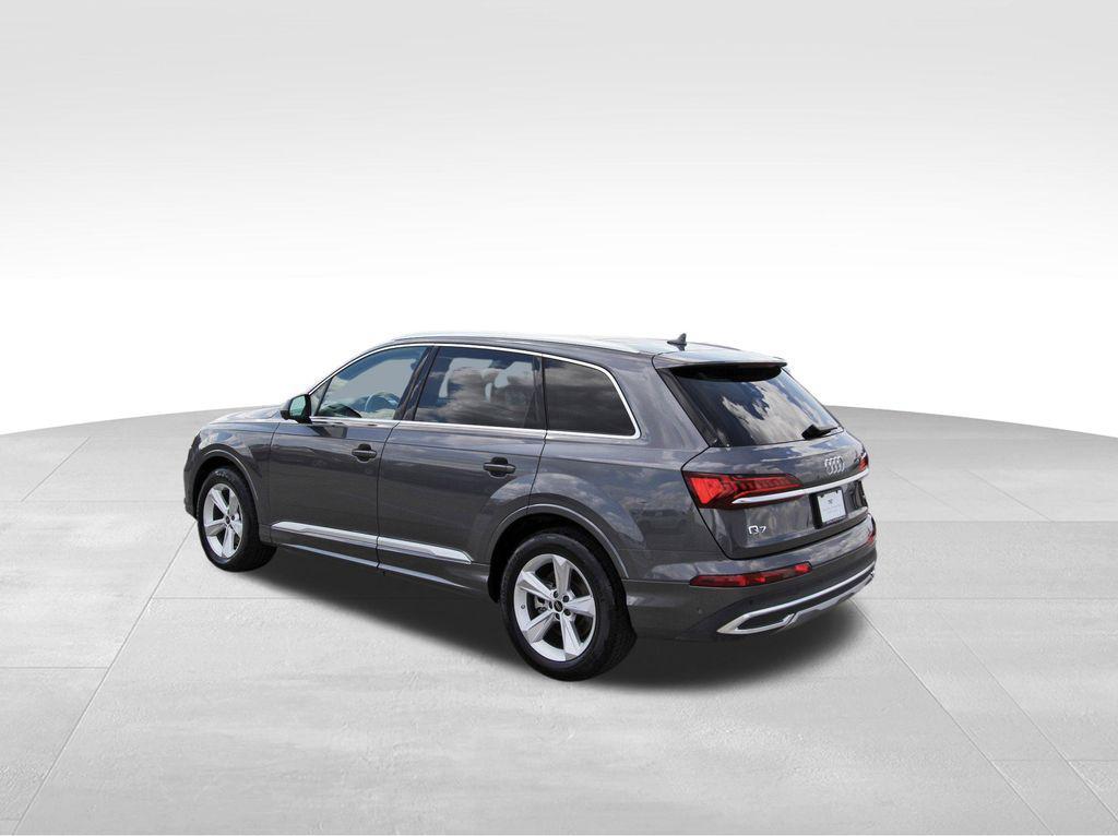 used 2024 Audi Q7 car, priced at $33,991