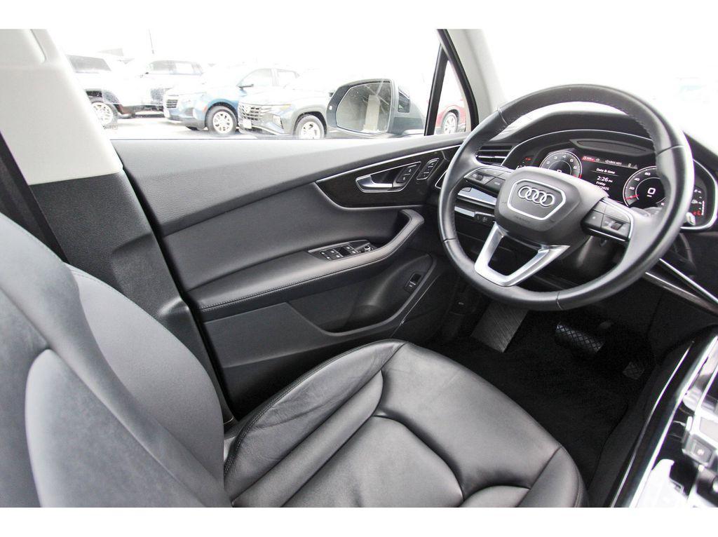 used 2024 Audi Q7 car, priced at $33,991