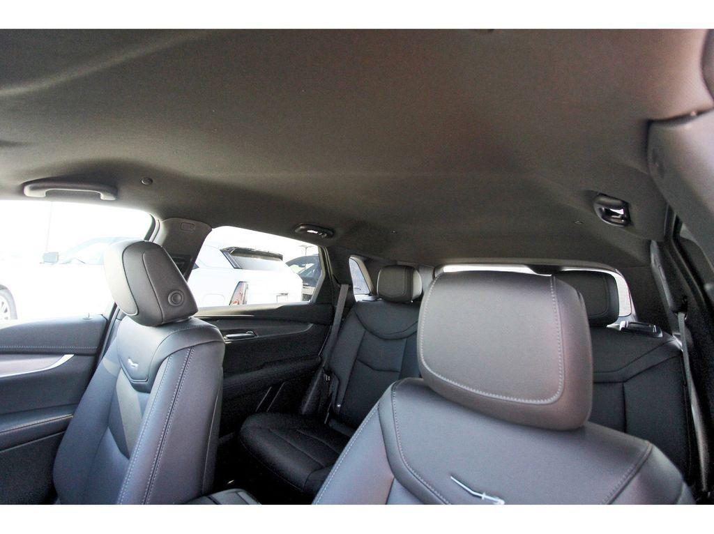 new 2025 Cadillac XT5 car, priced at $47,015
