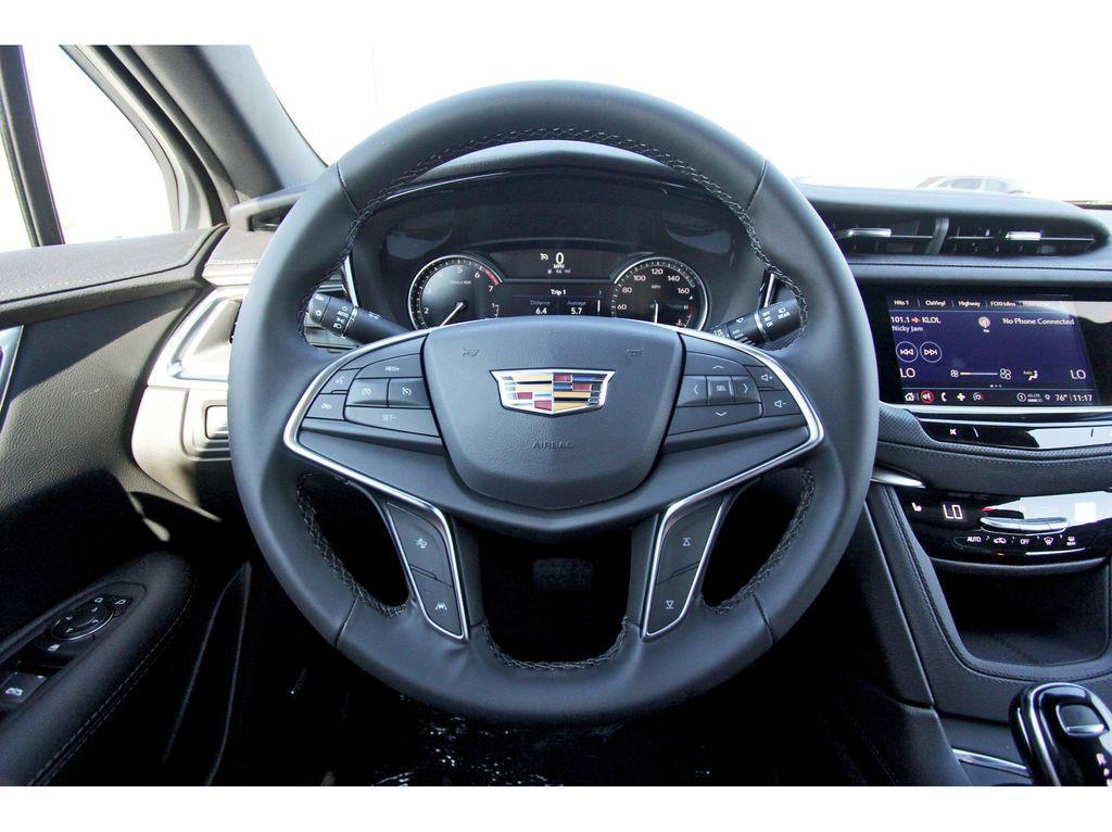 new 2025 Cadillac XT5 car, priced at $47,015