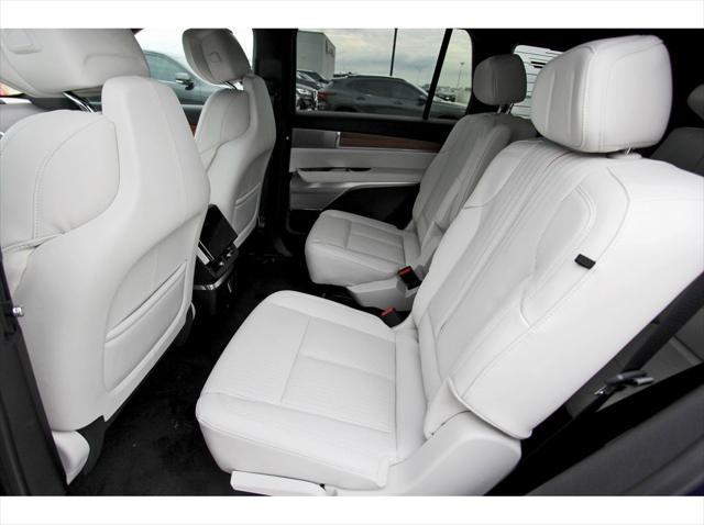 new 2026 Cadillac VISTIQ car, priced at $81,615