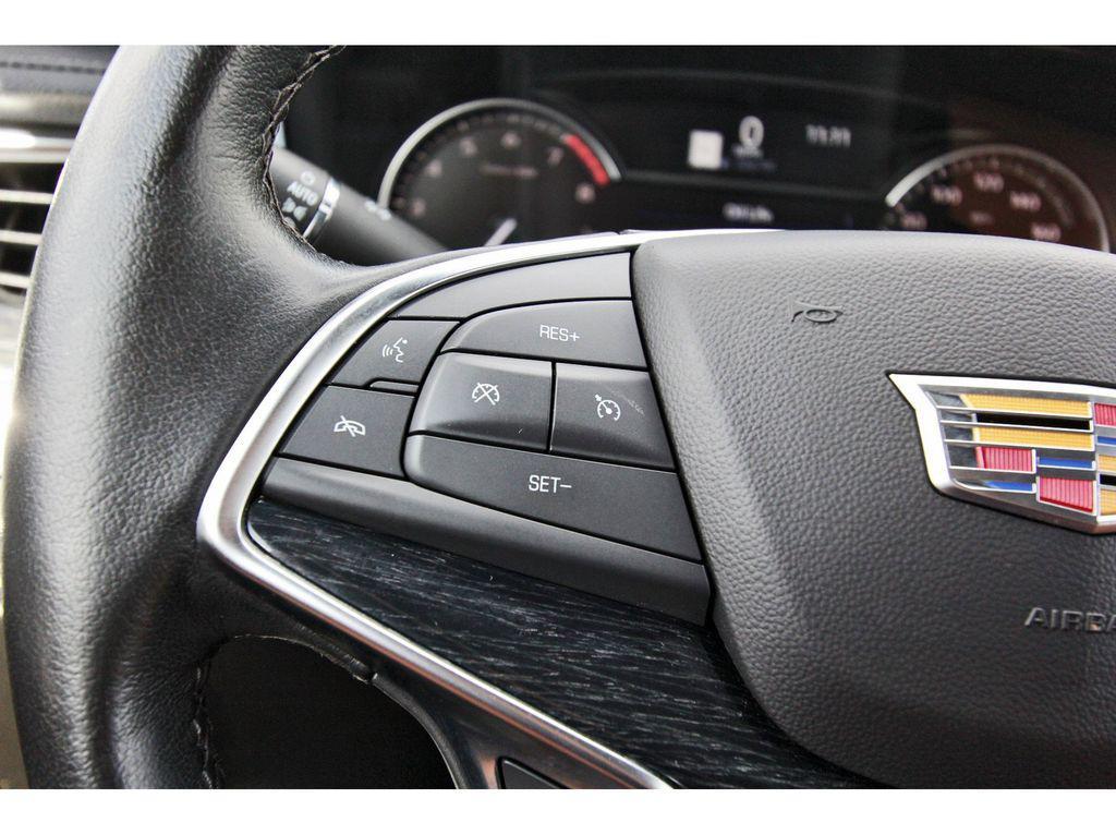 used 2023 Cadillac XT5 car, priced at $26,984